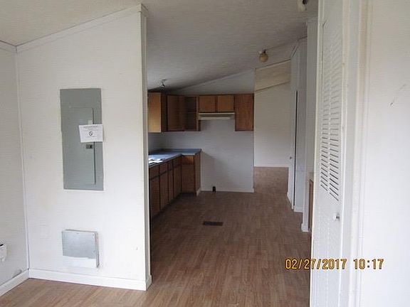 4th image of 226 Lakeshore Dr