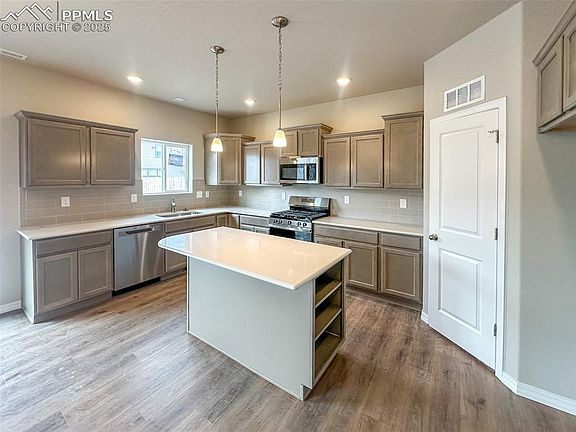 3rd image of 8172 Sophia Ln