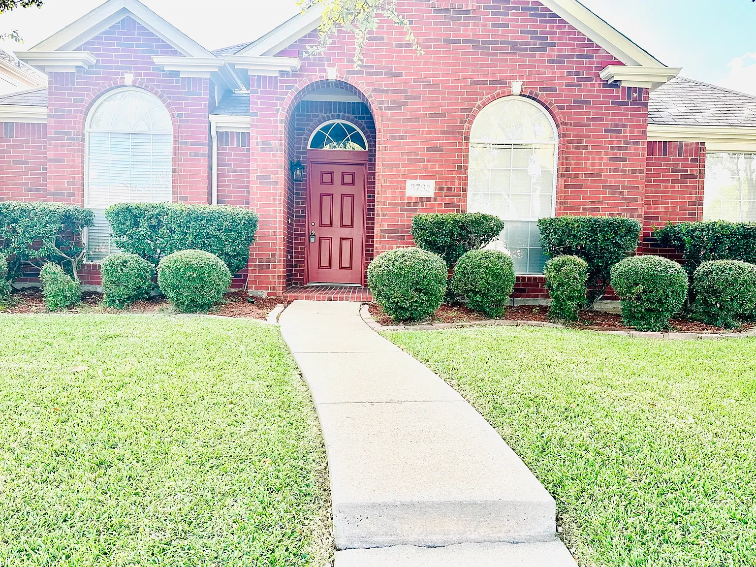 4 bed, 2030 sqft, $2,599 — Photo 2