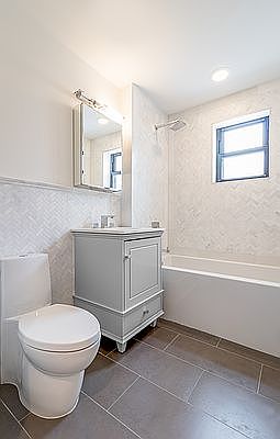 4th image of 238 E 106th St APT 2E
