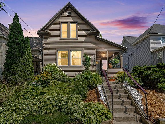 3rd image of 939 Sigsbee St SE