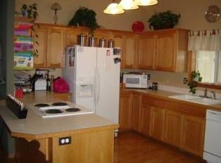 525 Creswood Dr, Creswell, OR 97426