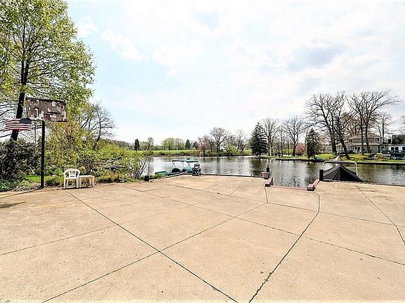 4th image of 408 Florian Dr