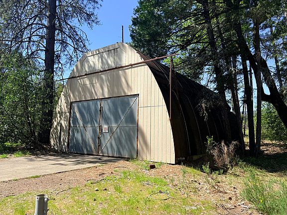 3rd image of 912 N Old Stage Rd