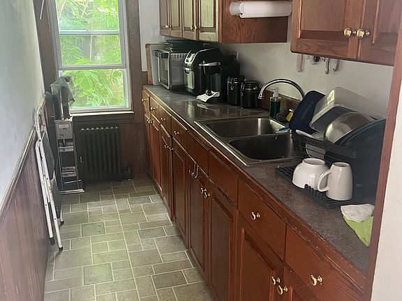 5th image of 153-155 Franklin St #1