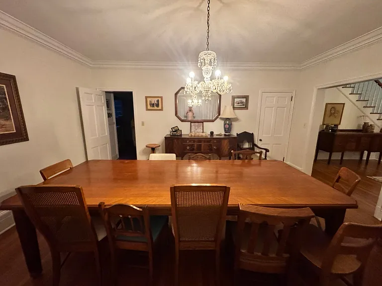 906 Crescent Cir — Photo 19