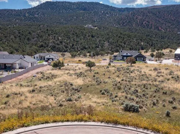 1541 W Flint Cir, Parowan, UT 84761