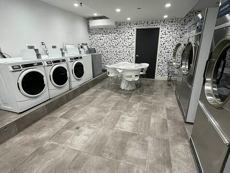 370 W 30th St #2B — Photo 16