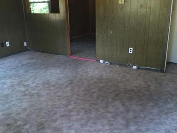4th image of 2749 S 49th St