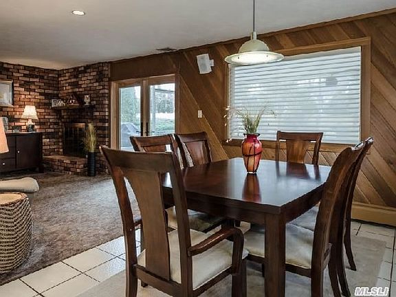 3rd image of 51 Glen Ln