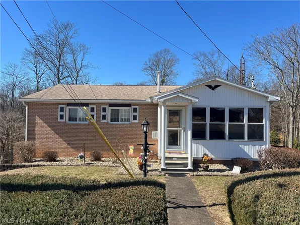 82 Highland Lake Cir, Washington, WV 26181