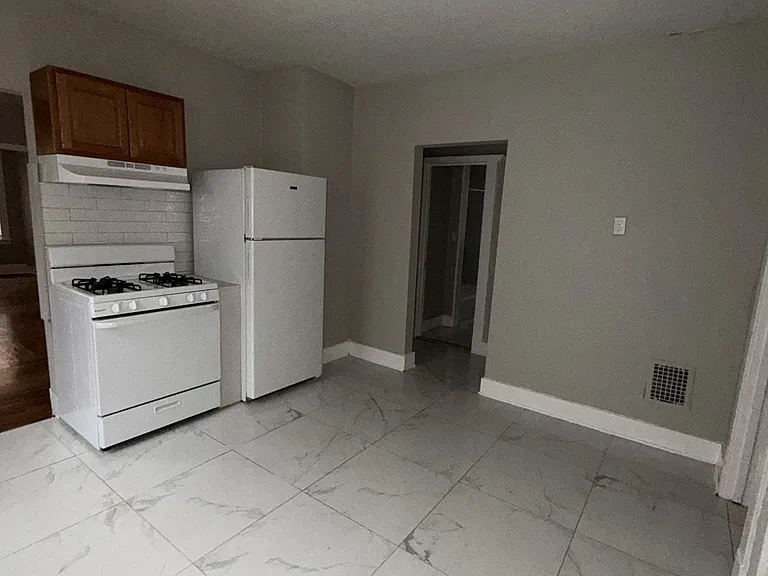 85 Morris St #2 — Photo 5