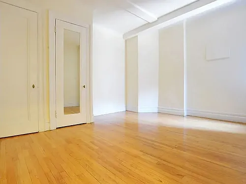 2586 Broadway Photo 1