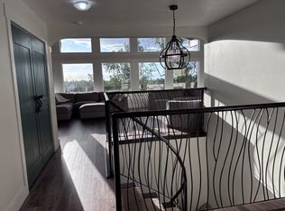 9988 Main Tree Dr, Anchorage, AK 99507