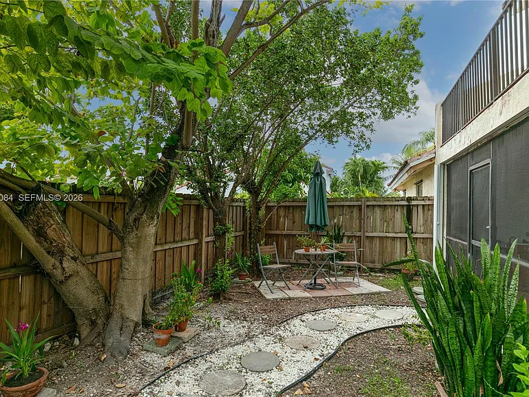 2513 San Remo Cir #2513 — Photo 22
