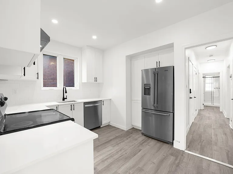 166 Wentworth St S #3 — Photo 10