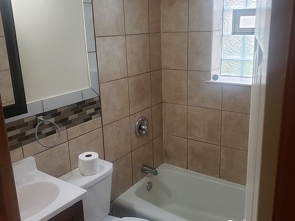 3rd image of 601 E Robinson St APT 3