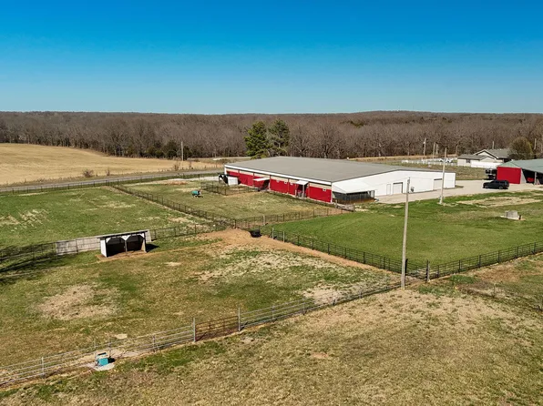 6082 E State Highway C, Strafford, MO 65757