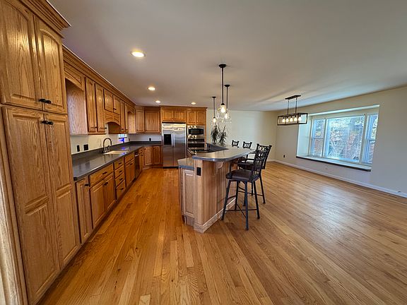 Kitchen & dining