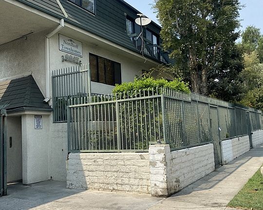 3rd image of 9047 Langdon Ave Unit 26