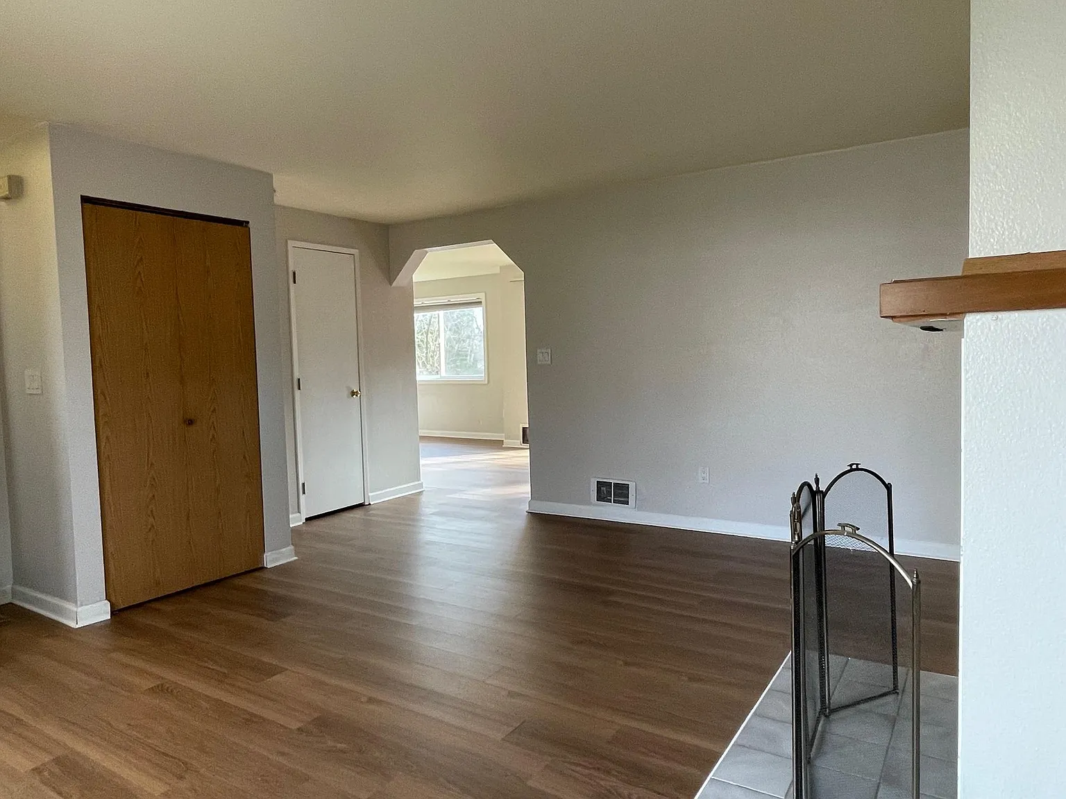 3 bed, 2.5 bath, 1390 sqft, $3,100 — Photo 2