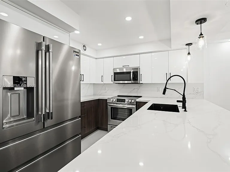 5701 Collins Ave #503 — Photo 19