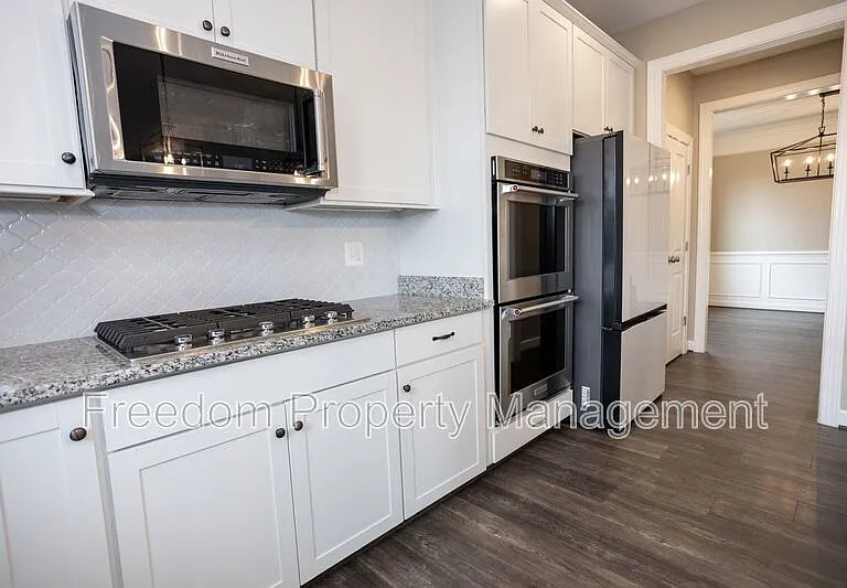 2425 Morgans Point Dr — Photo 26
