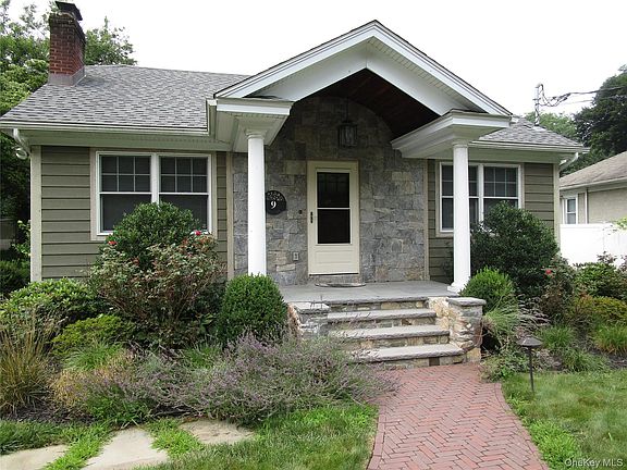 2nd image of 9 Gallows Hill Road