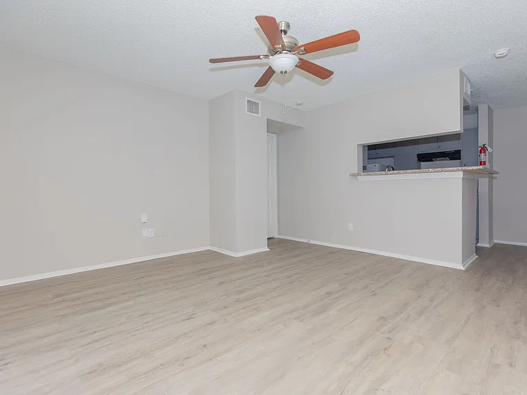 Coventry Park Apartments — Photo 34