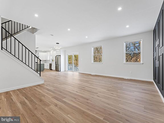 5th image of 205 E Bates Ave