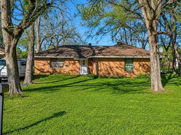 1700 W Republic St, Baytown, TX 77520