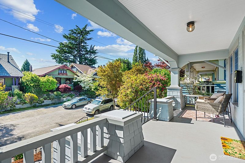 3rd image of 6314 19th Avenue NE