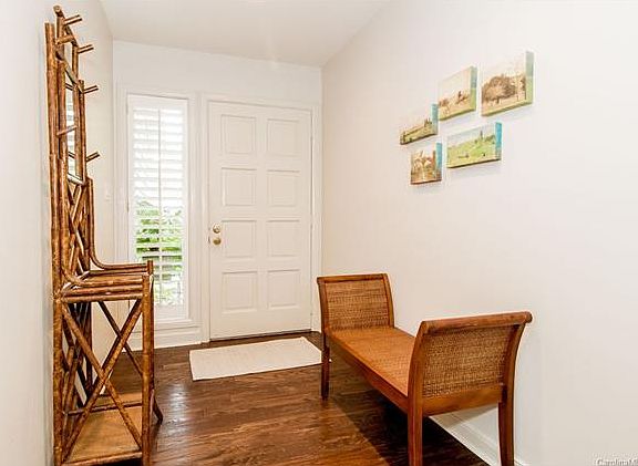 3rd image of 5720 Courtview Dr