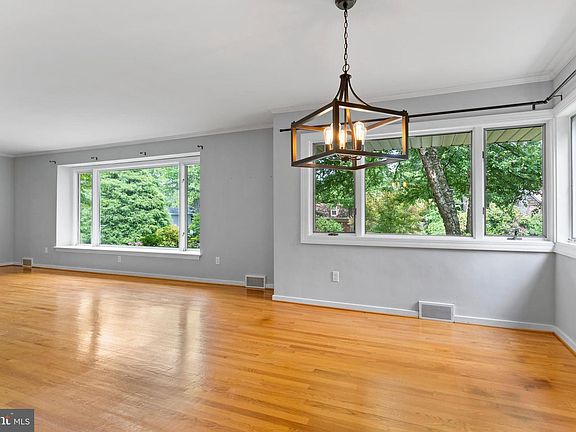 4th image of 450 N 25th St