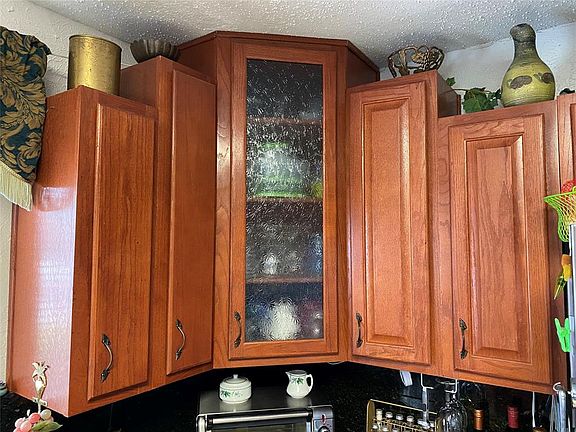 5th image of 850 Frances Dr