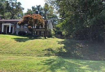 2nd image of 139 W Quail Ln