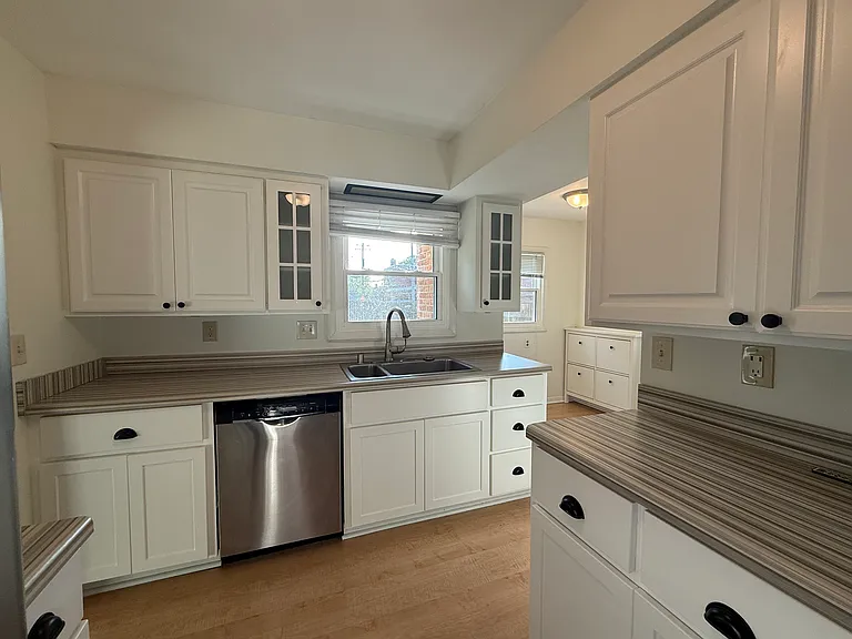 5577 N Kent Ave — Photo 11