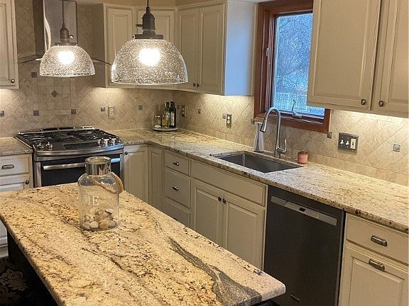 4th image of 3460 Abington Ct