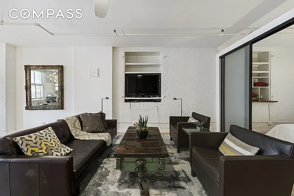 Rented by Compass | media 10