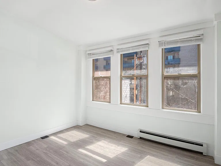1256 N Corona St #4 — Photo 12