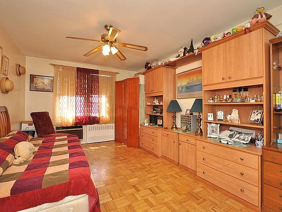 4th image of 601 Kappock St APT 1M