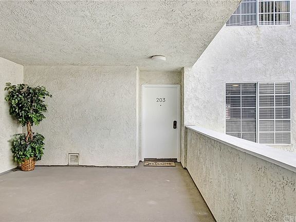 3rd image of 20235 Keswick St Unit 203