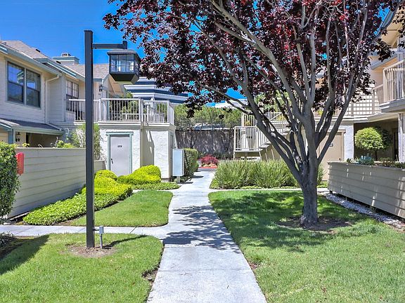 2nd image of 1534 Vista Del Sol