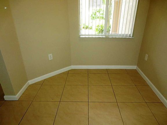 4th image of 2330 Coral Springs Dr