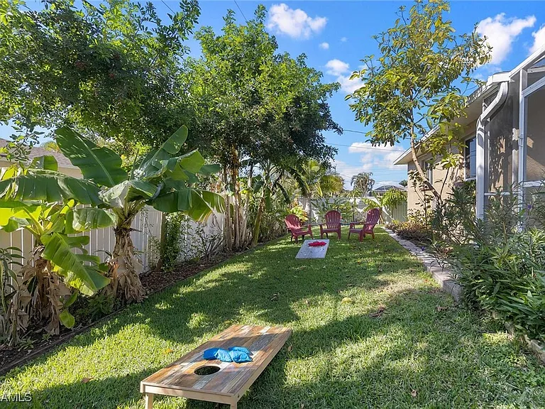 4810 SW 25th Pl — Photo 9