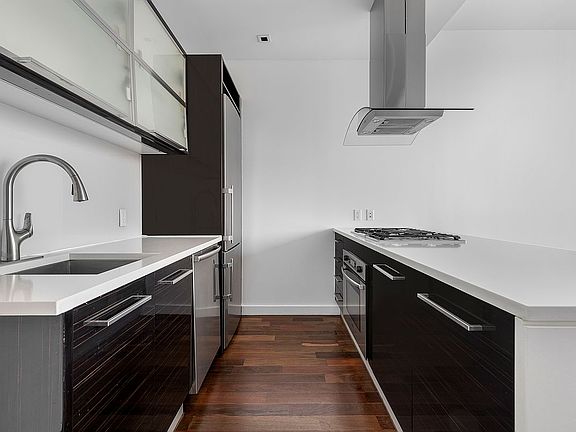 5th image of 135 N 11th St APT 6F