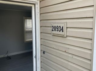 20934 Hollywood St, Harper Woods, MI 48225
