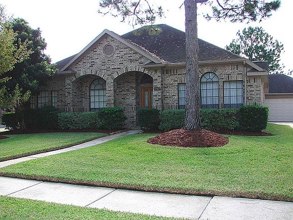 3rd image of 22927 Glenover Dr