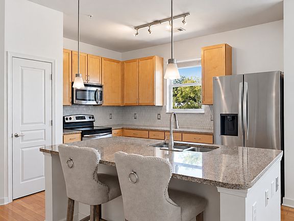 5th image of 3000 Vanderbilt Pl APT 417