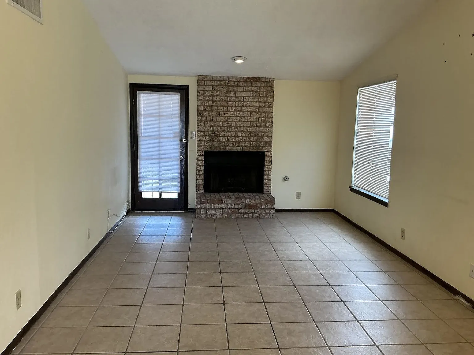 2 bed, 2.0 bath, 946 sqft, $1,195 — Photo 4